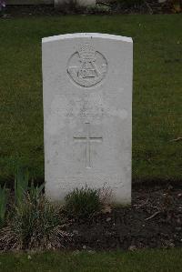 Poperinghe New Military Cemetery - Piper, J T