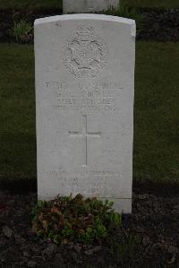 Poperinghe New Military Cemetery - Poole, George Eddie