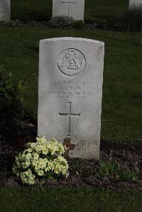 Poperinghe New Military Cemetery - Price, A