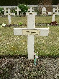 Poperinghe New Military Cemetery - Pete, Ferdinard