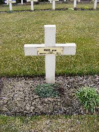 Poperinghe New Military Cemetery - Pilon, Osca