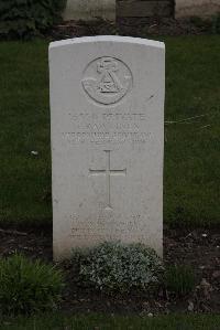 Poperinghe New Military Cemetery - Rawlings, T