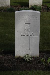 Poperinghe New Military Cemetery - Russell, Matthew