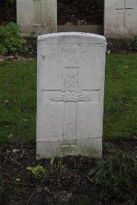 Poperinghe New Military Cemetery - Russell, William