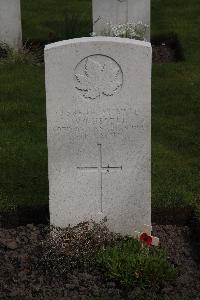 Poperinghe New Military Cemetery - Russell, W