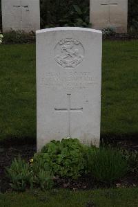 Poperinghe New Military Cemetery - Sellen, Charles Leonard