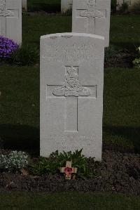 Poperinghe New Military Cemetery - Slater, W