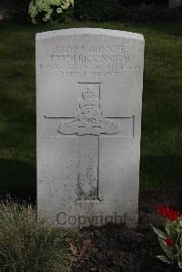 Poperinghe New Military Cemetery - Smith, Frederick