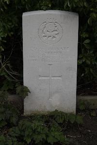 Poperinghe New Military Cemetery - Street, F