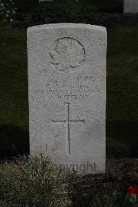 Poperinghe New Military Cemetery - Swingler, H