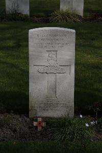 Poperinghe New Military Cemetery - Tempest, W