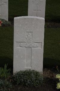 Poperinghe New Military Cemetery - Utendhal, H