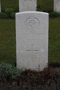 Poperinghe New Military Cemetery - Vine, F