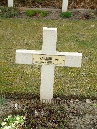 Poperinghe New Military Cemetery - Vaillant, Jean