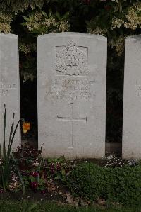 Poperinghe New Military Cemetery - Walker, W J