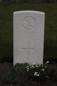 Poperinghe New Military Cemetery - Wall, J