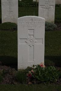 Poperinghe New Military Cemetery - Wall, John Thomas