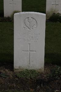 Poperinghe New Military Cemetery - Walton, F W