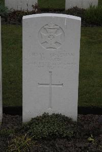 Poperinghe New Military Cemetery - Ward, F