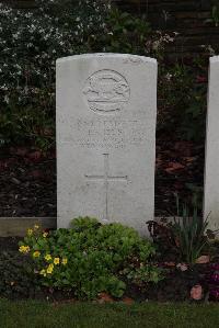 Poperinghe New Military Cemetery - Wills, Harry