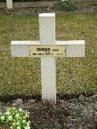 Poperinghe New Military Cemetery - Zbinden, Julien