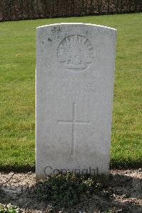 Prowse Point Military Cemetery - Whyte, J T