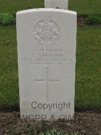 Guards Cemetery Windy Corner Cuinchy - Ashdown, A