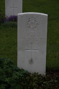 Guards Cemetery Windy Corner Cuinchy - Baker, H J