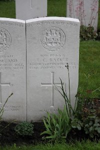 Guards Cemetery Windy Corner Cuinchy - Barker, Ernest Chambers