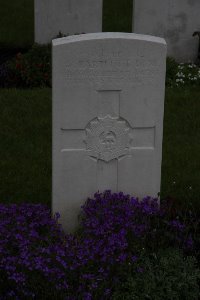 Guards Cemetery Windy Corner Cuinchy - Bartlett, William