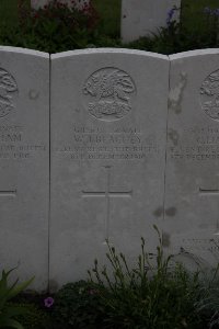 Guards Cemetery Windy Corner Cuinchy - Beachey, W J