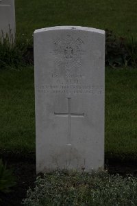 Guards Cemetery Windy Corner Cuinchy - Bell, Robert