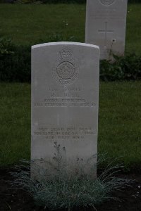 Guards Cemetery Windy Corner Cuinchy - Bell, Rupert