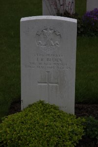 Guards Cemetery Windy Corner Cuinchy - Blues, James Ritchie