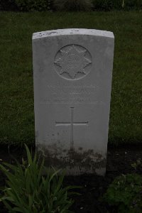 Guards Cemetery Windy Corner Cuinchy - Brown, S W