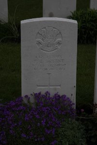 Guards Cemetery Windy Corner Cuinchy - Bryant, E J