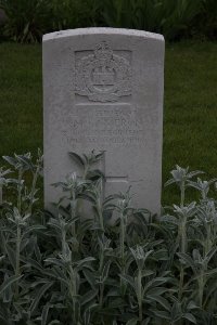 Guards Cemetery Windy Corner Cuinchy - Cameron, D M