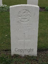 Guards Cemetery Windy Corner Cuinchy - Carrick, Thomas