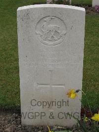 Guards Cemetery Windy Corner Cuinchy - Clapp, J