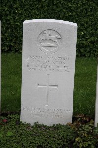 Guards Cemetery Windy Corner Cuinchy - Colston, J P