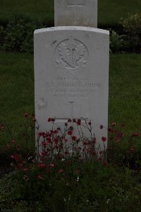 Guards Cemetery Windy Corner Cuinchy - Comerford, J J