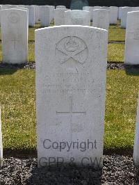 Ramscappelle Road Military Cemetery - Fulton, J