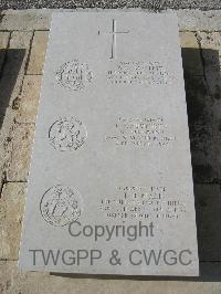 Pembroke Military Cemetery - Bartlett, William George