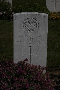 Bertenacre Military Cemetery Fletre - Duff, John