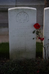 Bertenacre Military Cemetery Fletre - Edwards, Francis John