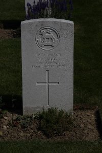 Bertenacre Military Cemetery Fletre - Ford, John