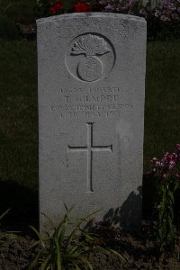 Bertenacre Military Cemetery Fletre - Gilmore, T