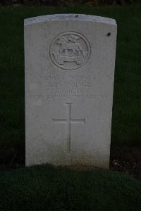 Bertenacre Military Cemetery Fletre - Hodge, Arthur Percy