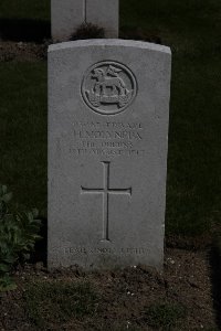 Bertenacre Military Cemetery Fletre - Molyneux, Harold