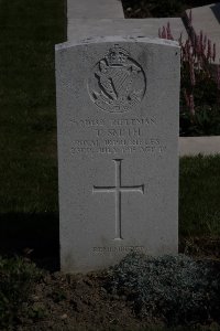 Bertenacre Military Cemetery Fletre - Smith, Thomas